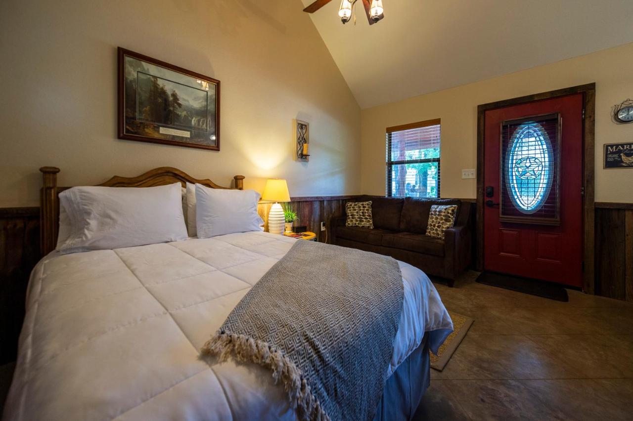 Cabin 1 Rental 15 Minutes From Magnolia And Baylor Waco Exterior photo