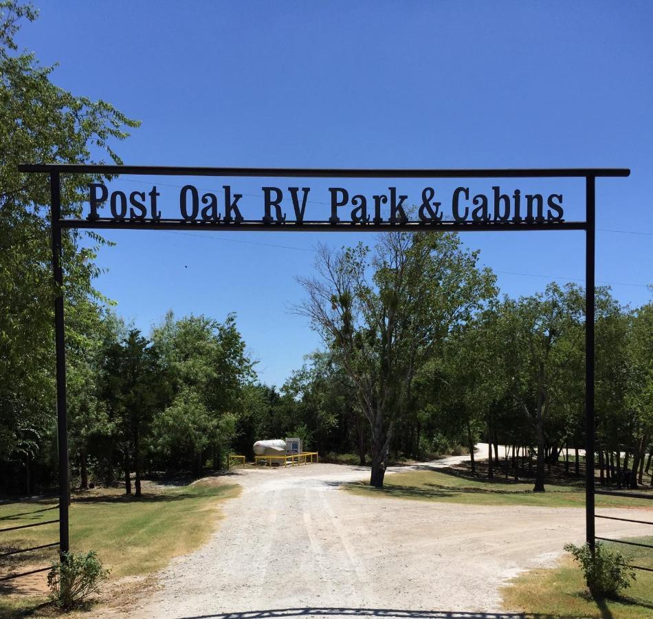 Cabin 1 Rental 15 Minutes From Magnolia And Baylor Waco Exterior photo